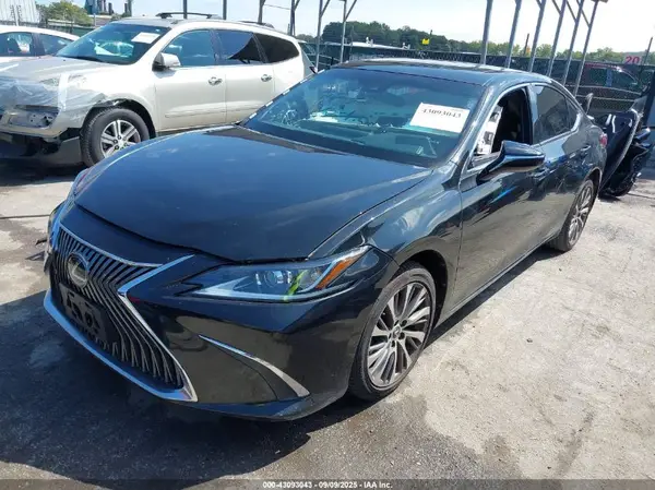 58AD11D11MU005220 2021 LEXUS ES - Image 2