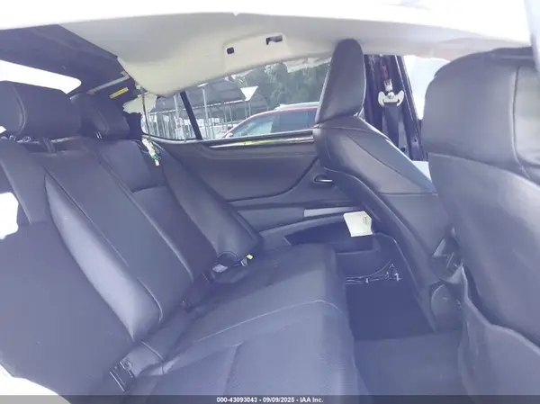 58AD11D11MU005220 2021 LEXUS ES - Image 8