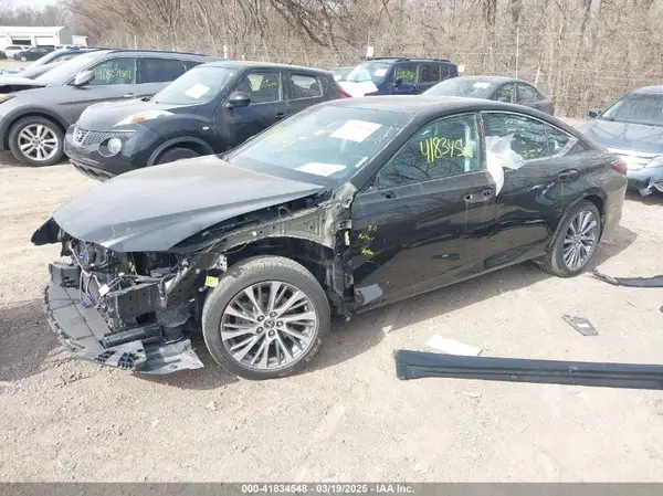 58AD11D11MU007601 2021 LEXUS ES - Image 2