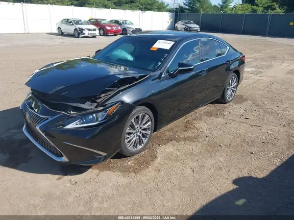 58AD11D11MU007825 2021 LEXUS ES - Image 2