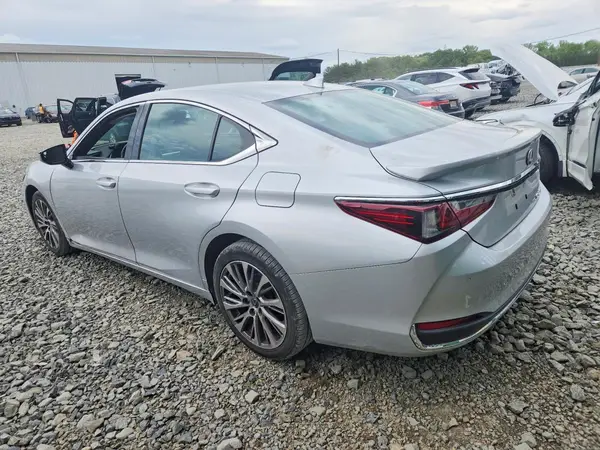 58AD11D12MU002469 2021 LEXUS ES - Image 2