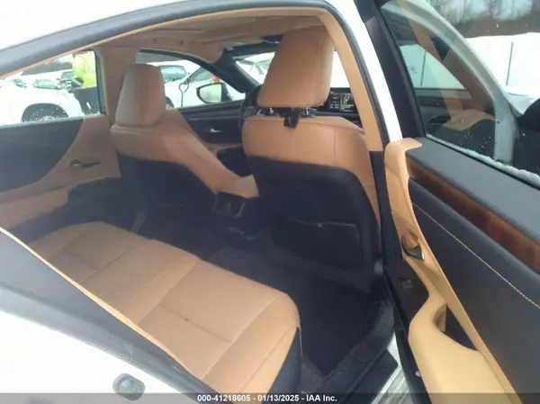 58AD11D13NU009805 2022 LEXUS ES - Image 8