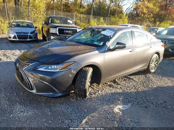 58AD11D13PU010830 2023 LEXUS ES - Image 2
