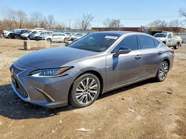 58AD11D14MU005227 2018 LEXUS IS - Image 1