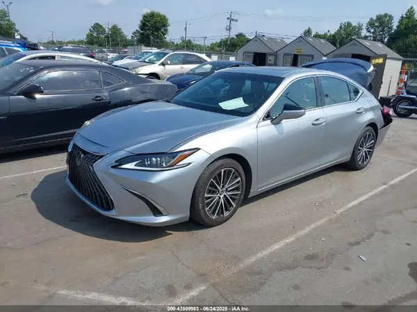 58AD11D14NU008209 2022 LEXUS ES - Image 2