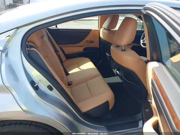 58AD11D14NU008209 2022 LEXUS ES - Image 8