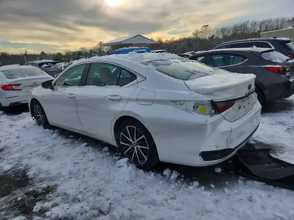 58AD11D14NU009358 2022 LEXUS ES - Image 2
