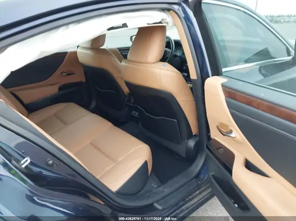 58AD11D14NU010042 2022 LEXUS ES - Image 8