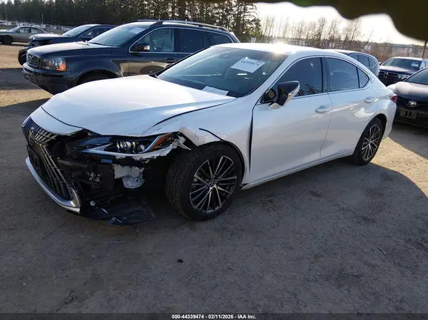 58AD11D14PU010707 2023 LEXUS ES - Image 2