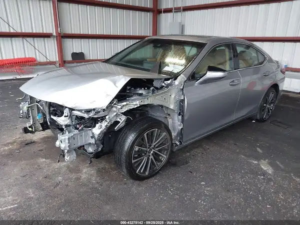 58AD11D14PU010819 2023 LEXUS ES - Image 2