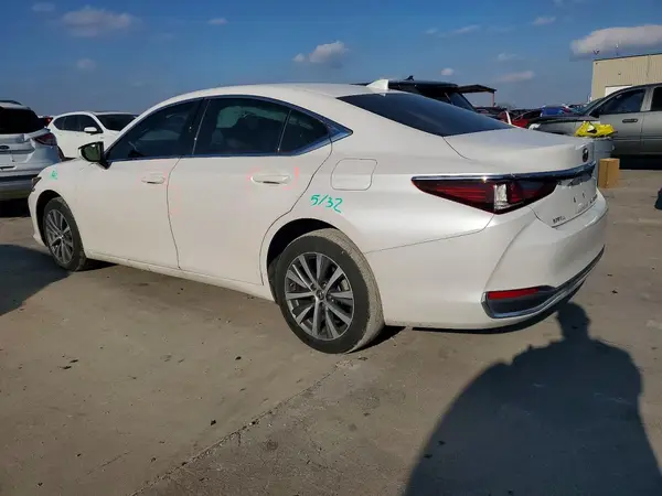 58AD11D15MU001459 2021 LEXUS ES - Image 2
