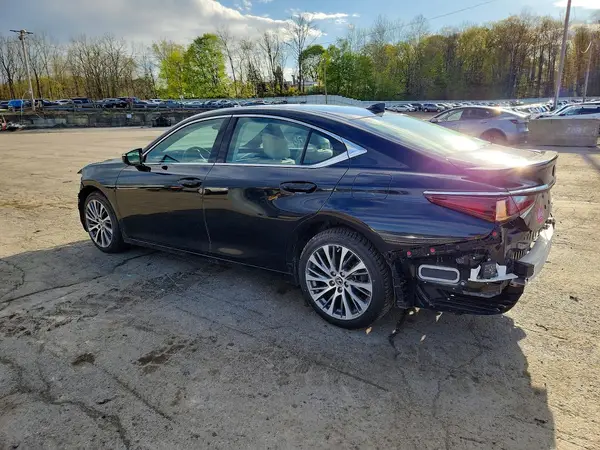 58AD11D15MU003213 2021 LEXUS ES - Image 2