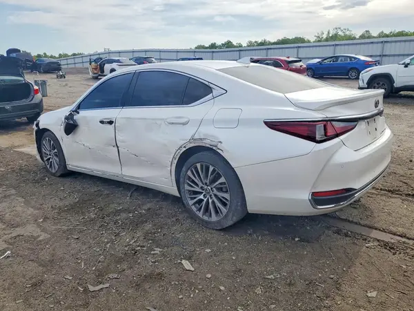 58AD11D15MU005740 2021 LEXUS ES - Image 2