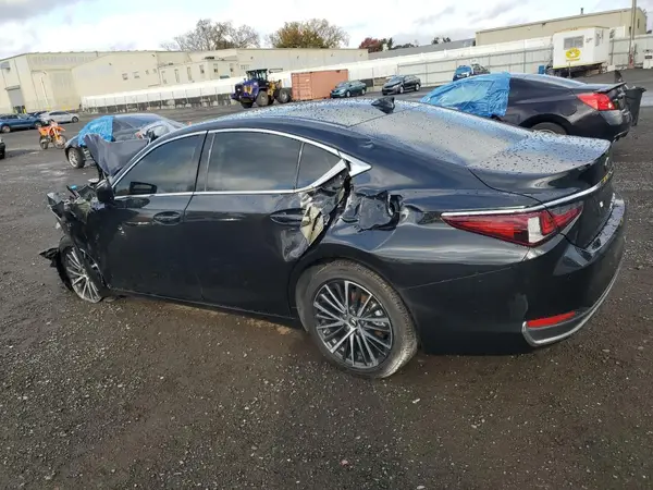 58AD11D15RU013523 2024 LEXUS ES - Image 2