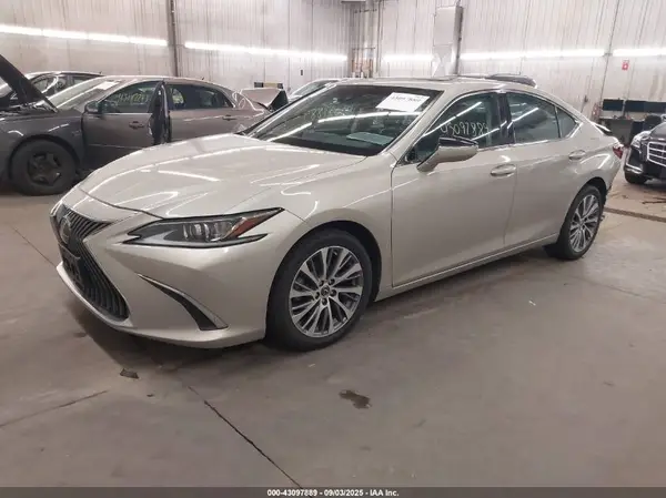 58AD11D16MU003348 2021 LEXUS ES - Image 2