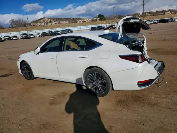 58AD11D16NU008843 2022 LEXUS ES - Image 2