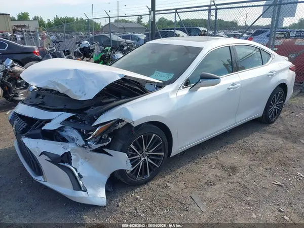 58AD11D16RU013062 2024 LEXUS ES - Image 2