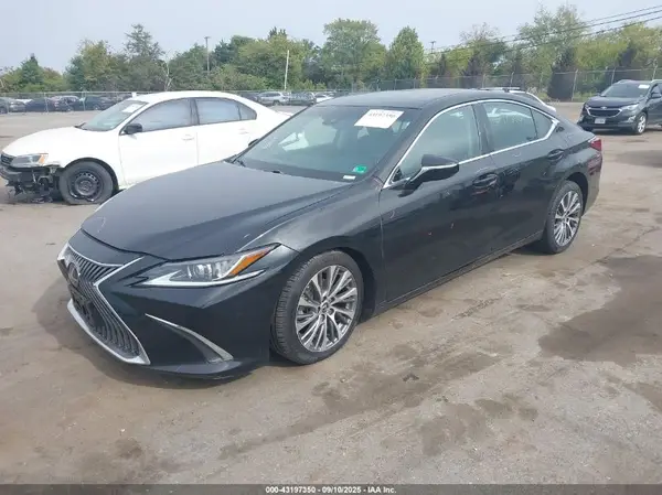 58AD11D17MU001558 2021 LEXUS ES - Image 2
