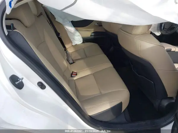 58AD11D17MU002192 2021 LEXUS ES - Image 8