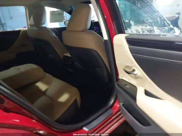 58AD11D17MU002855 2021 LEXUS ES - Image 8