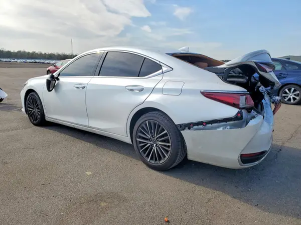 58AD11D17NU008463 2022 LEXUS ES - Image 2