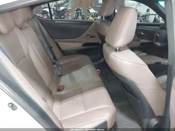 58AD11D17NU009340 2022 LEXUS ES - Image 8