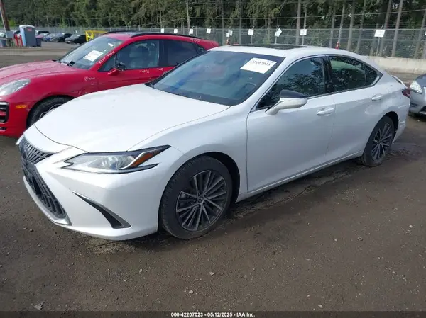 58AD11D17RU012342 2024 LEXUS ES - Image 2