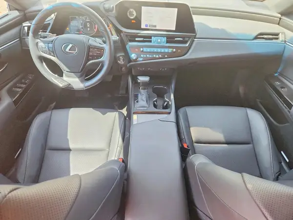 58AD11D18RU013550 2024 LEXUS ES - Image 8