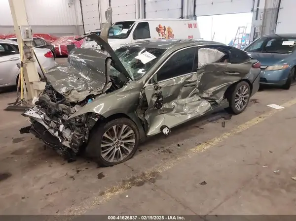 58AD11D19MU004509 2021 LEXUS ES - Image 2