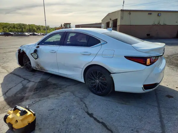 58AD11D19MU007037 2021 LEXUS ES - Image 2