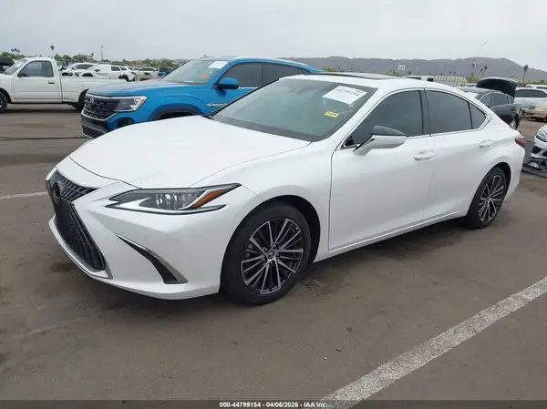 58AD11D19RU013413 2024 LEXUS ES - Image 2