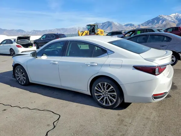 58AD11D1XMU001313 2021 LEXUS ES - Image 2