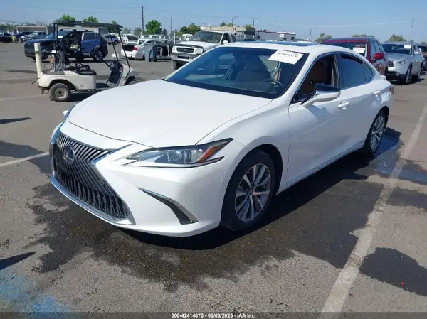 58AD21B11LU009802 2020 LEXUS ES - Image 2
