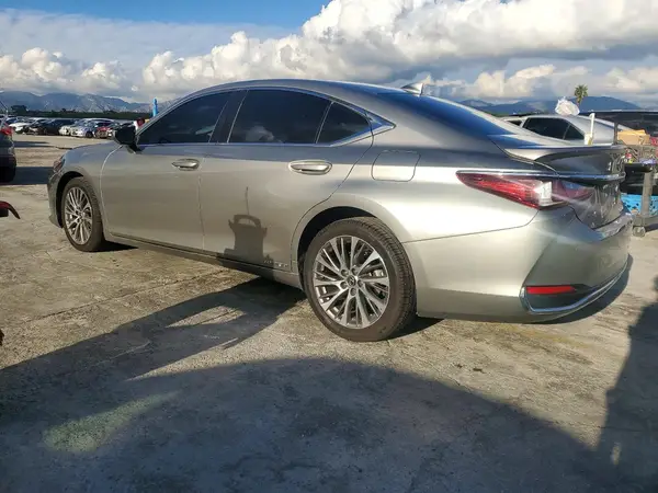 58AD21B11LU011145 2020 LEXUS ES - Image 2