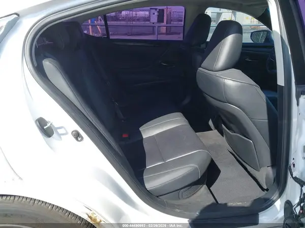 58AD21B12LU009565 2020 LEXUS ES - Image 8