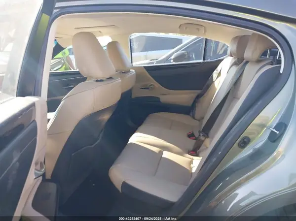 58AD21B12LU010862 2020 LEXUS ES - Image 8