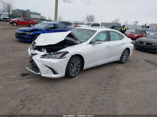 58AD21B12LU012191 2020 LEXUS ES - Image 2