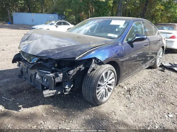 58AD21B13LU005086 2020 LEXUS ES - Image 2