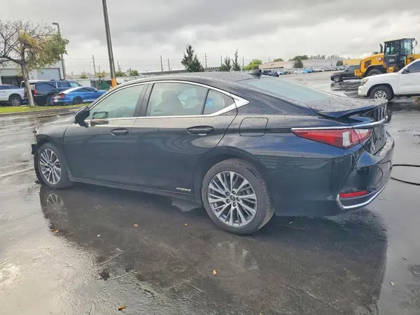 58AD21B13LU009056 2020 LEXUS ES - Image 2