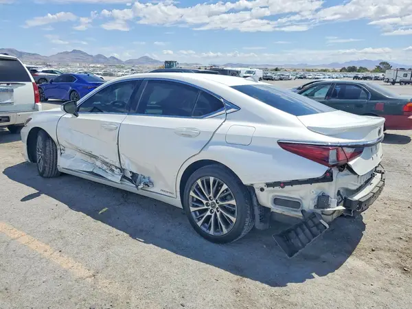 58AD21B14LU004688 2020 LEXUS ES - Image 2