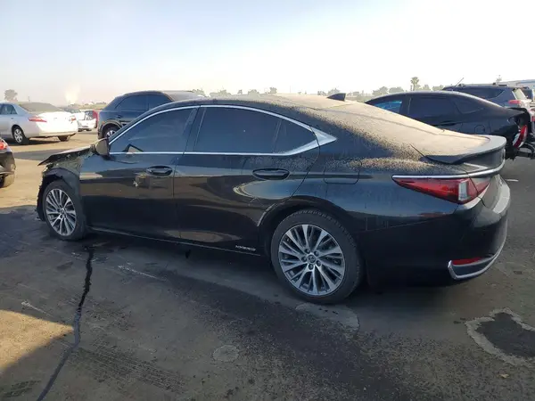 58AD21B14LU012130 2020 LEXUS ES - Image 2