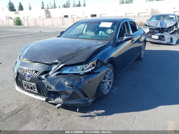 58AD21B15LU005820 2020 LEXUS ES - Image 2
