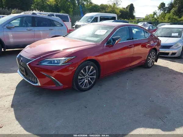 58AD21B15LU006515 2020 LEXUS ES - Image 2