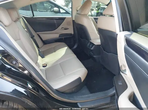 58AD21B15LU009138 2020 LEXUS ES - Image 8