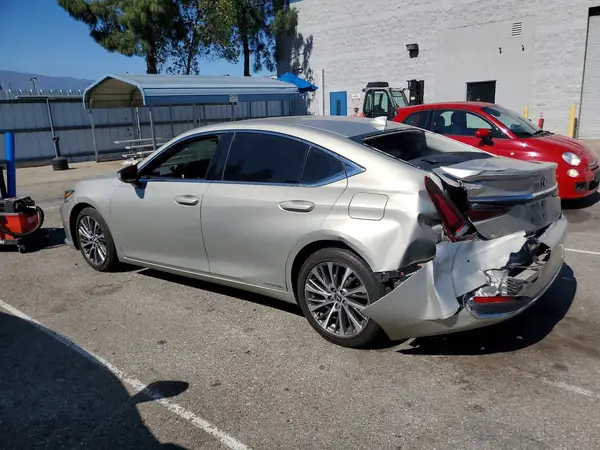 58AD21B15LU011276 2020 LEXUS ES - Image 2