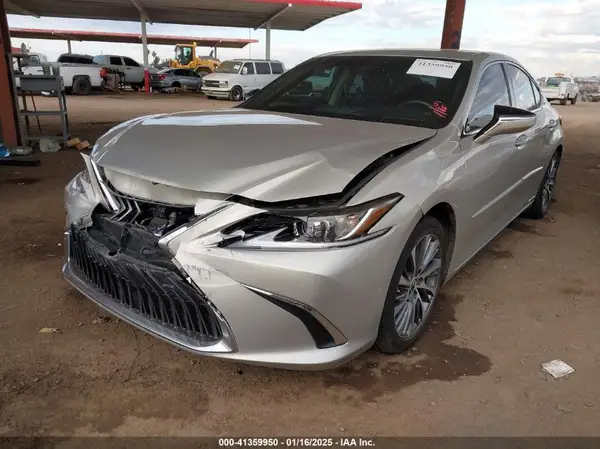 58AD21B16LU006846 2020 LEXUS ES - Image 2