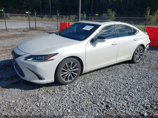 58AD21B16LU007866 2020 LEXUS ES - Image 2