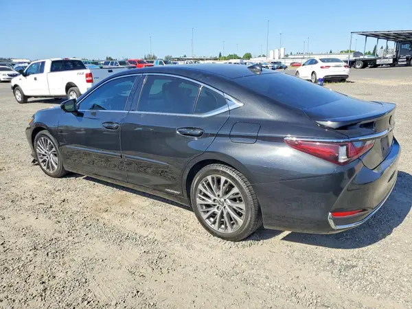 58AD21B16LU008743 2020 LEXUS ES - Image 2
