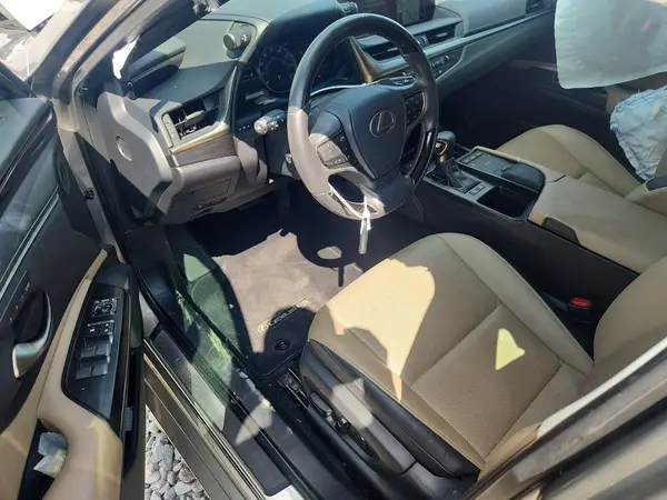 58AD21B17LU004510 2020 LEXUS ES - Image 8