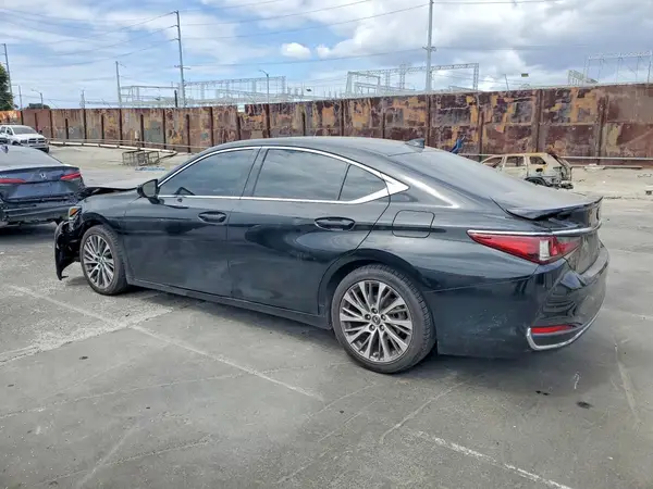 58AD21B17LU009125 2020 LEXUS ES - Image 2